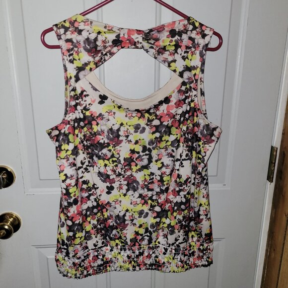 Maurices Sleeveless Top with Back Interest Misses Size 1 - Picture 2 of 7